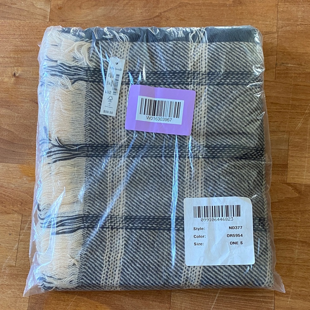 Madewell Denvale Plaid Blanket Scarf Oversized Fringe Cozy Warm Soft NWT - Picture 5 of 5